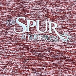 Under Armour "The Spur at Northwoods" On Sleeve Garnet Loose Heat Gear Polo XL